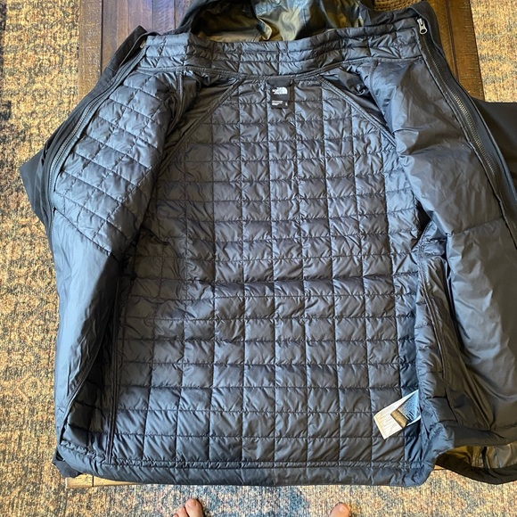 Men’s Black XL Thermoball Eco Triclimate jacket - Picture 2 of 4